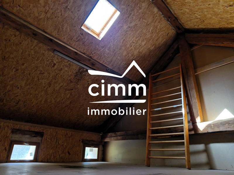 Maison - 217 m² - 7 pièces