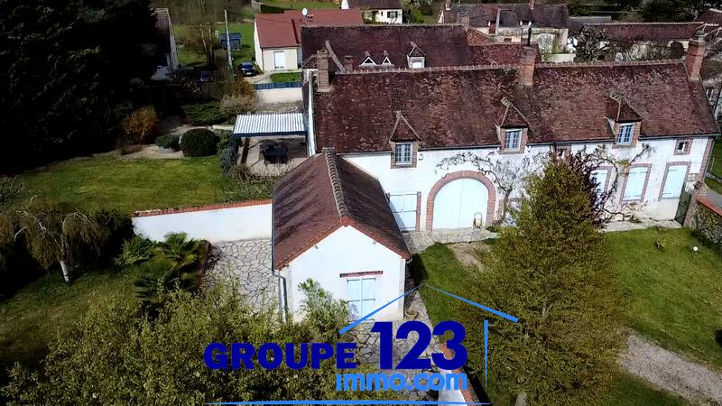 Maison - 220 m² - 6 pièces