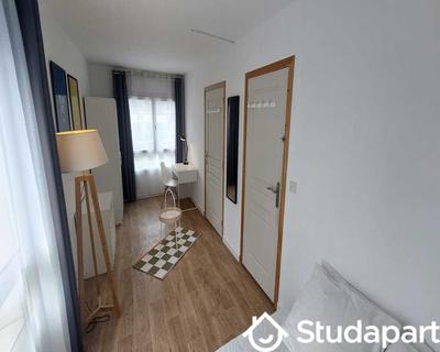 Chambre - 70 m² - 1 pièce