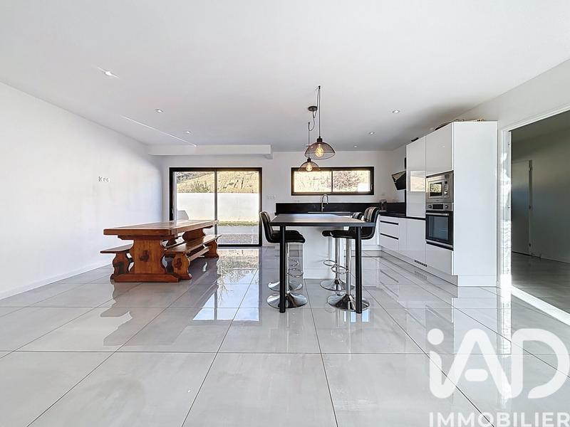 Maison - 127 m² - 5 pièces