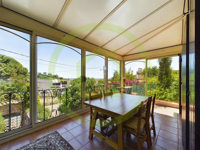 Maison - 104 m² - 3 pièces