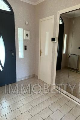 Maison - 180 m² - 7 pièces