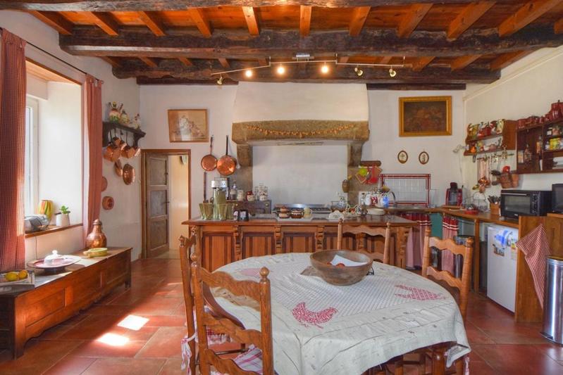 Maison - 218 m² - 9 pièces