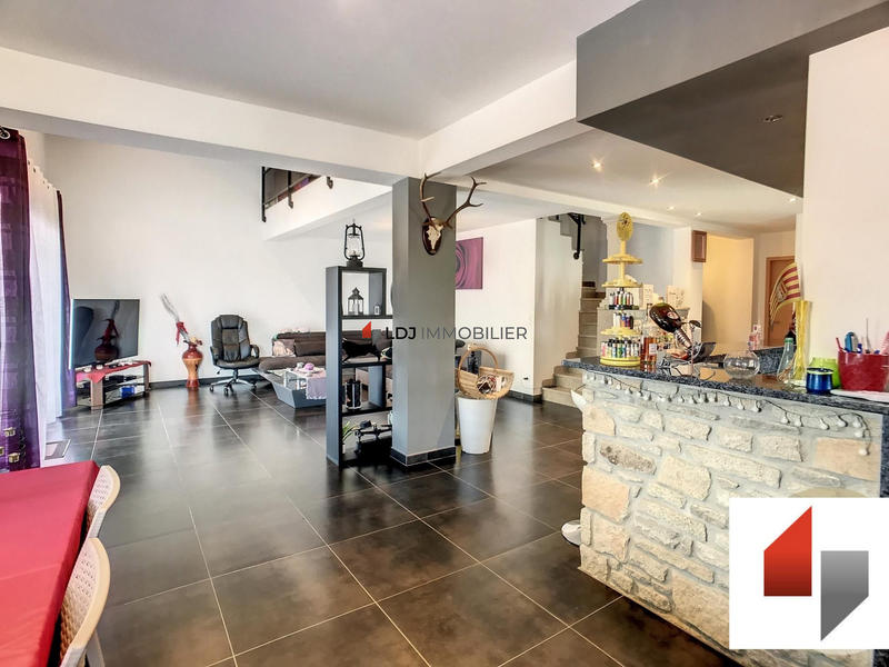 Villa - 181 m² - 5 pièces