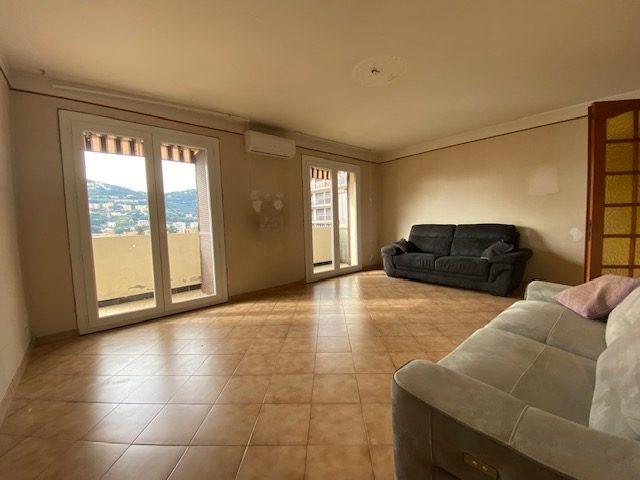 Appartement - 84 m² - 4 pièces