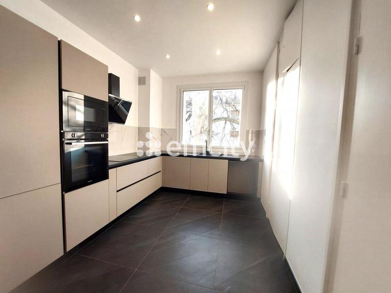 Appartement - 146 m² - 6 pièces