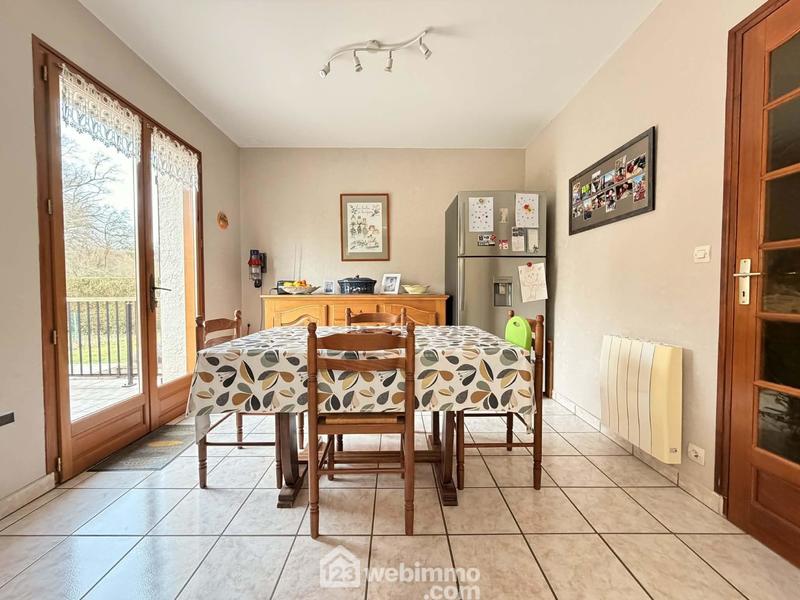 Maison - 203 m² - 9 pièces