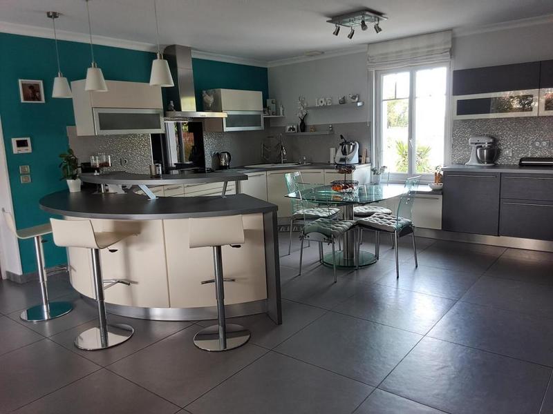 Maison - 240 m² - 6 pièces