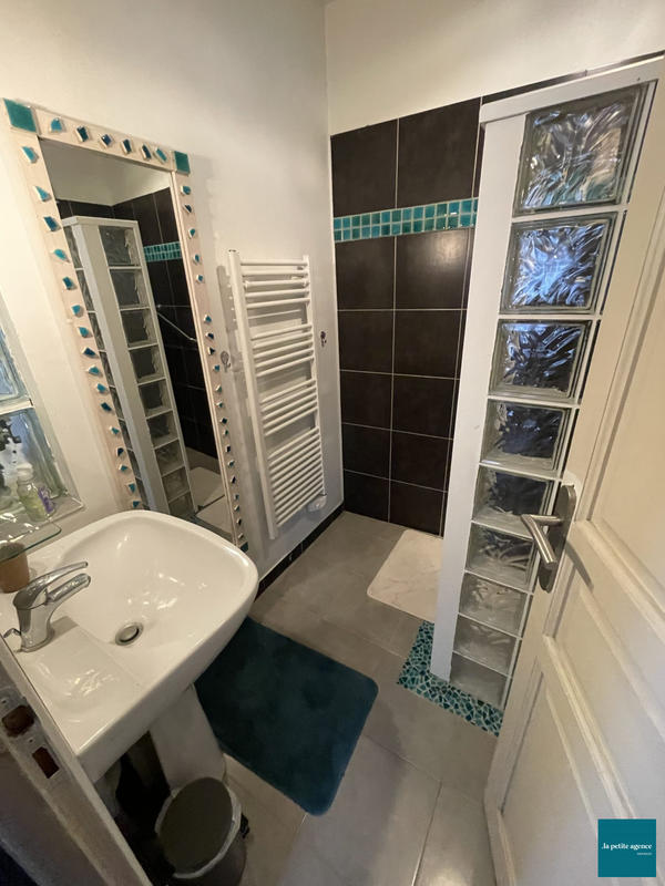 Maison - 224 m² - 8 pièces