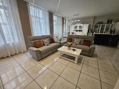 Appartement - 120 m² - 5 pièces