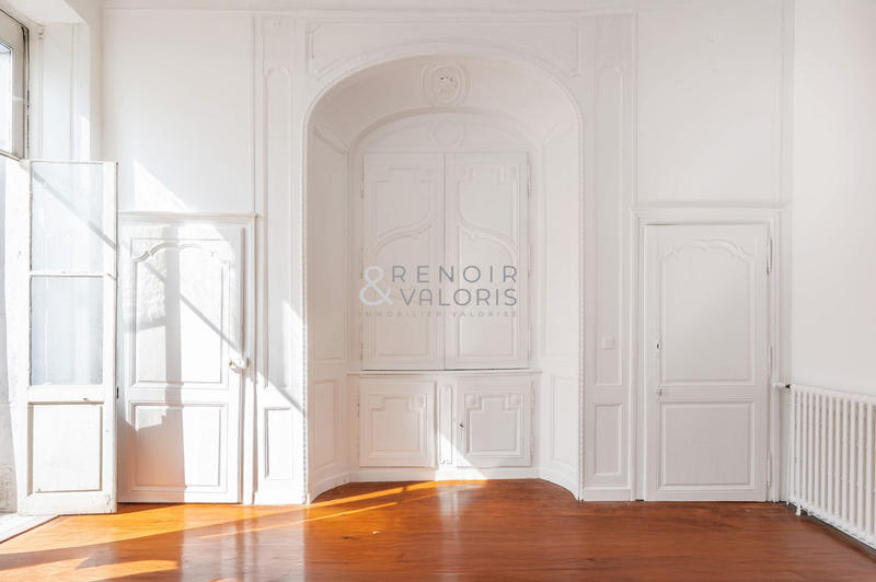 Appartement - 160 m² - 4 pièces