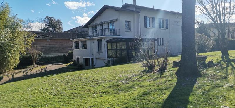 Villa - 302 m² - 13 pièces