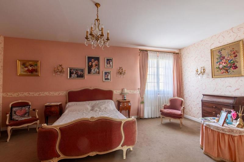 Maison - 308 m² - 10 pièces