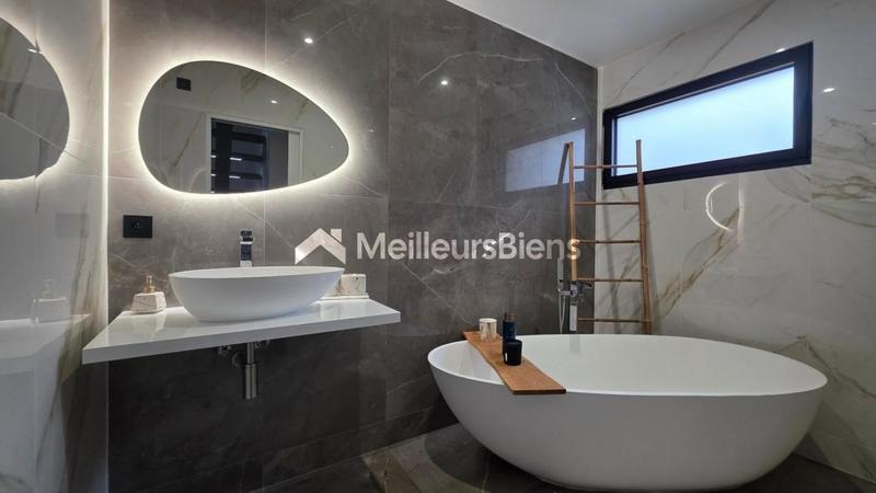 Villa - 170 m² - 6 pièces