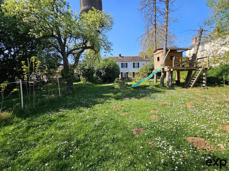 Maison - 243 m² - 9 pièces