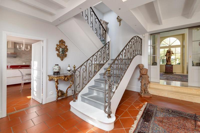 Demeure - 330 m² - 7 pièces