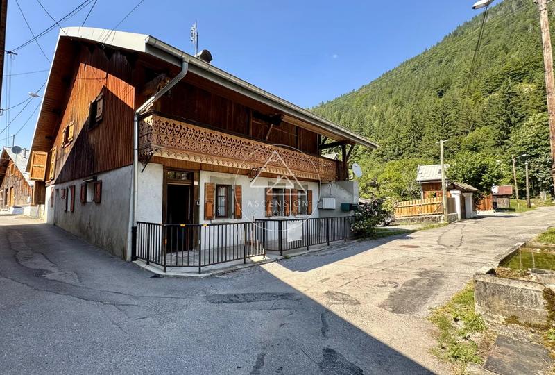 Châlet - 220 m² - 7 pièces