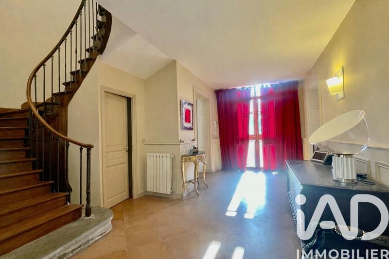 Maison - 411 m² - 11 pièces