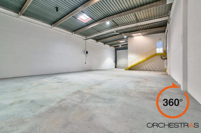 Local d'activités - 323 m²