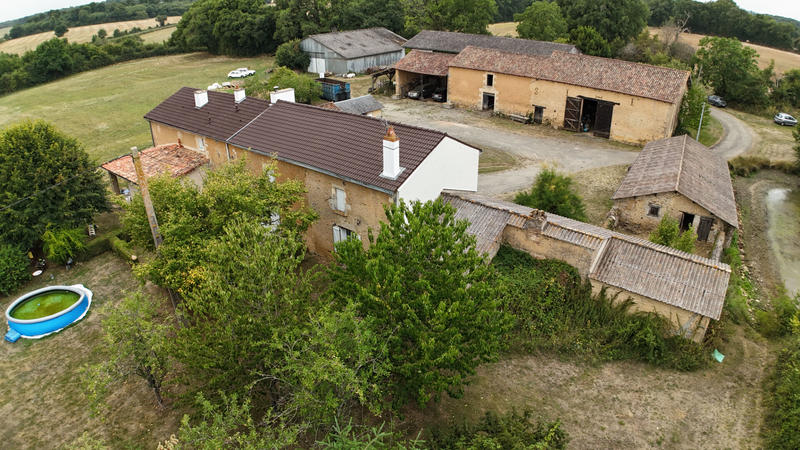 Maison - 185 m² - 9 pièces