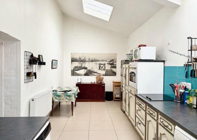 Maison - 94 m² - 6 pièces