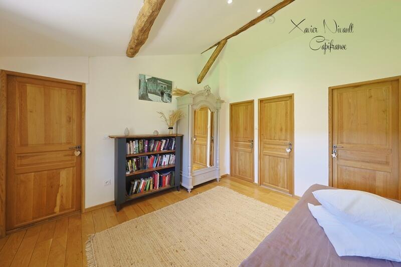 Maison - 355 m² - 11 pièces