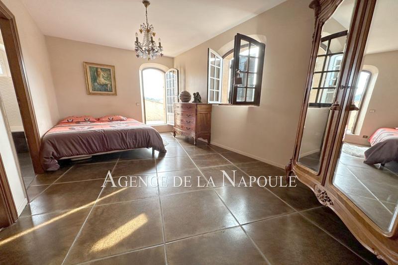 Maison - 180 m² - 6 pièces