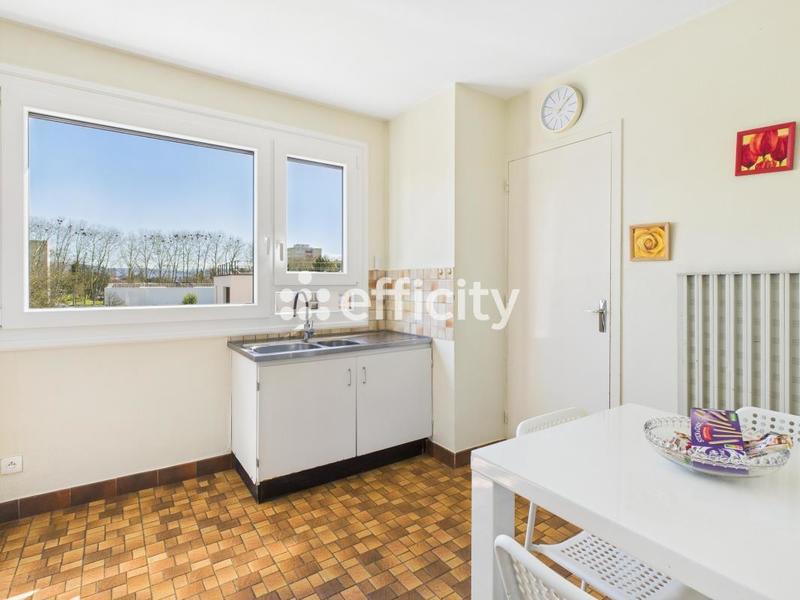 Appartement - 77 m² - 5 pièces