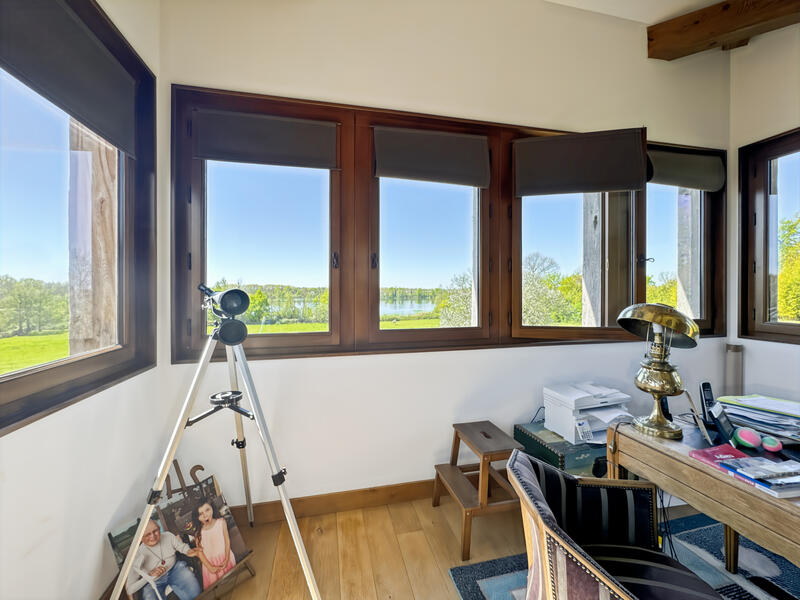 Propriété - 300 m² - 10 pièces