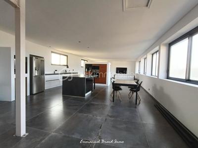 Maison traditionnelle - 180 m² - 5 pièces