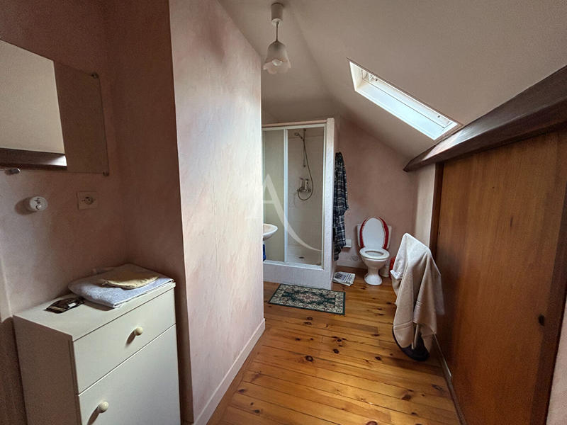 Maison - 210 m² - 7 pièces