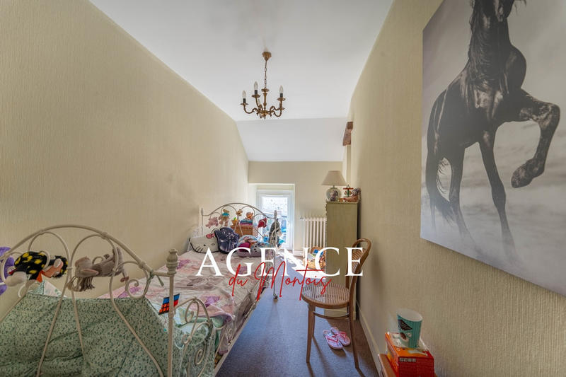 Maison - 276 m² - 11 pièces