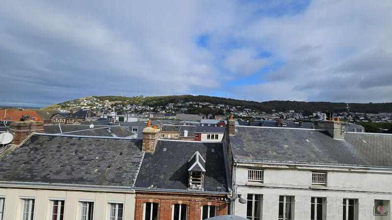 Maison - 151 m² - 6 pièces