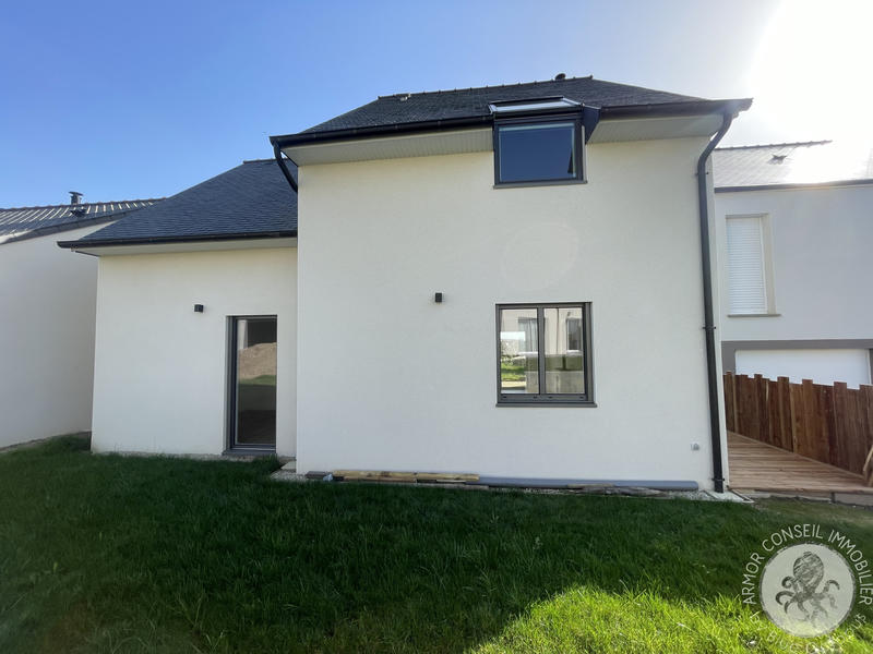 Maison - 93 m² - 4 pièces