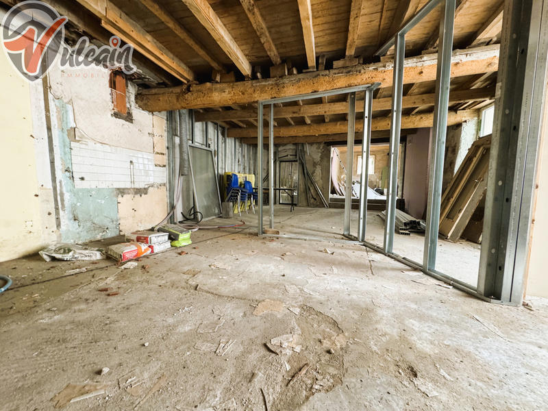 Maison - 240 m² - 5 pièces