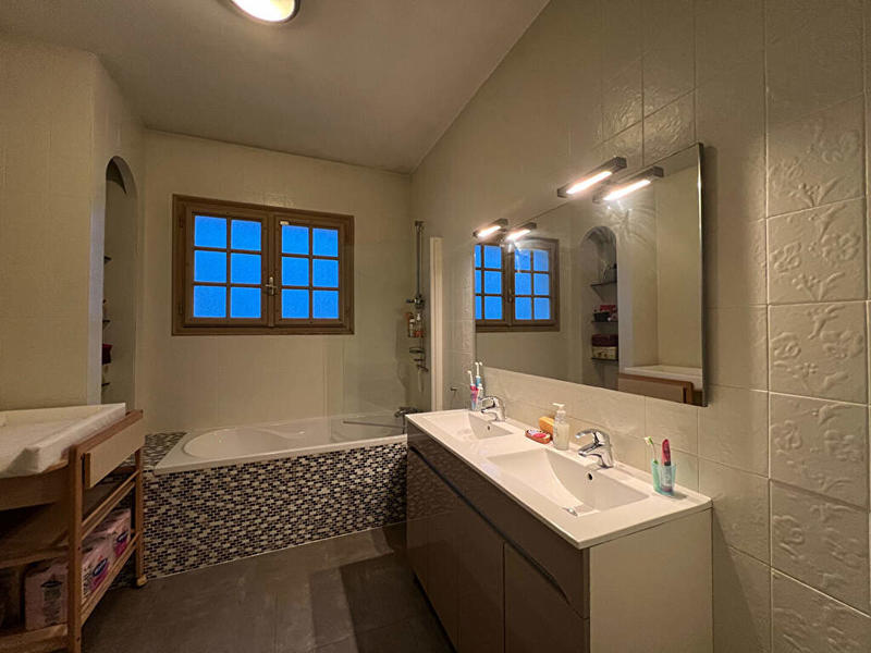 Maison - 178 m² - 6 pièces