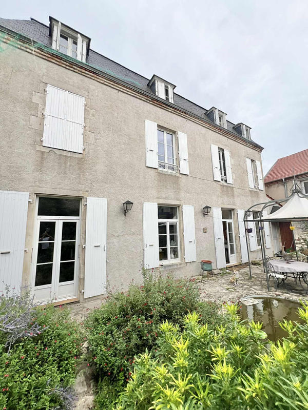 Maison - 198 m² - 8 pièces