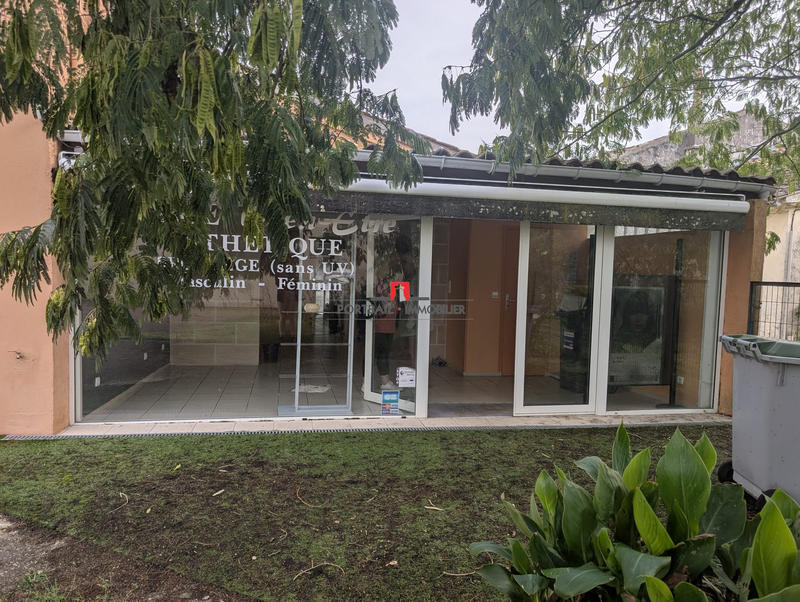 Local commercial - 130 m² - 5 pièces