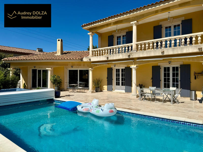 Maison - 186 m² - 8 pièces