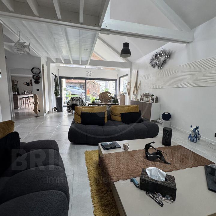 Villa - 270 m² - 8 pièces