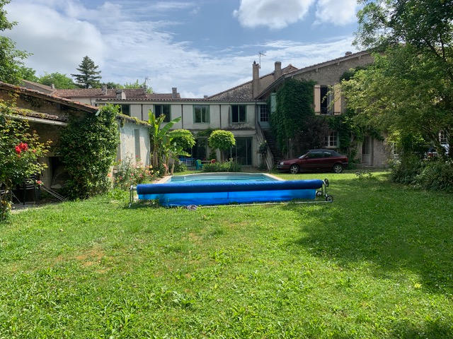 Maison - 298 m² - 11 pièces