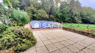 Maison - 152 m² - 7 pièces