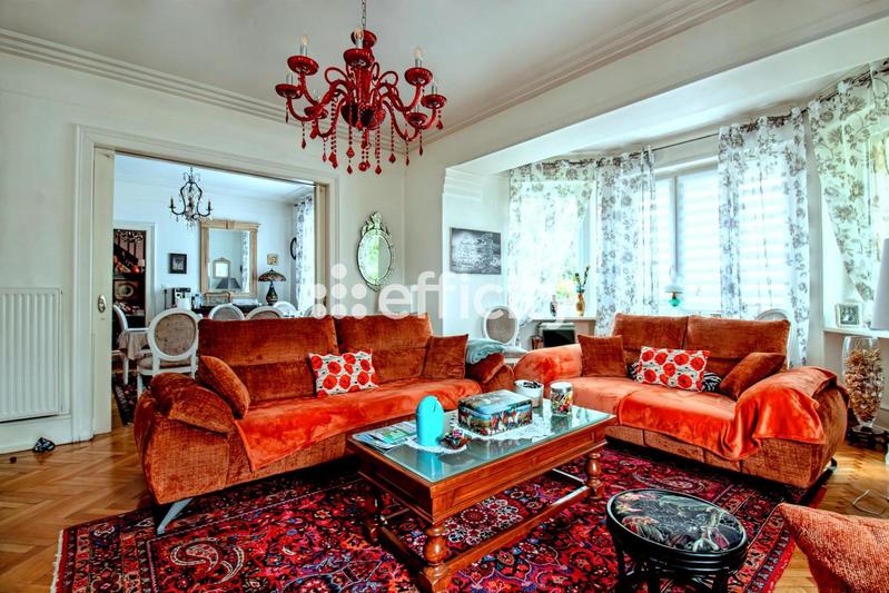 Maison - 400 m² - 12 pièces