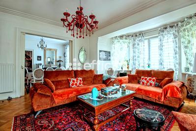 Maison - 400 m² - 12 pièces