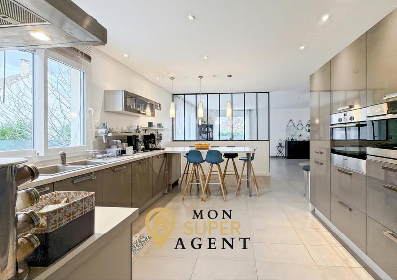 Maison - 190 m² - 7 pièces