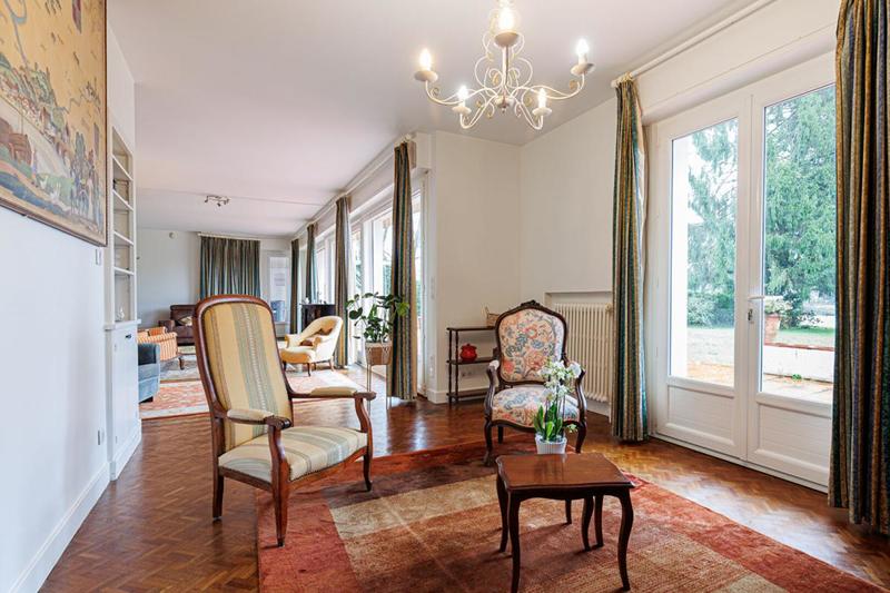 Maison - 341 m² - 12 pièces