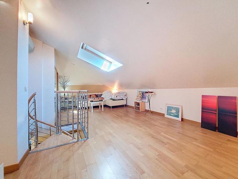 Duplex - 195 m² - 7 pièces