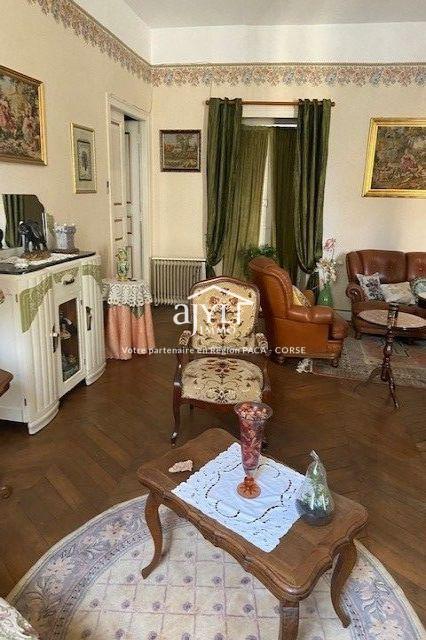 Appartement - 180 m² - 5 pièces