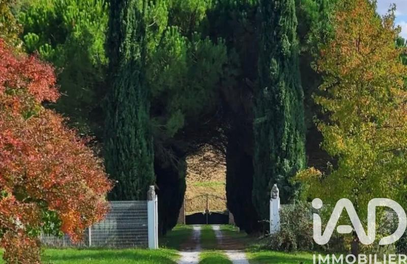 Maison - 450 m² - 15 pièces