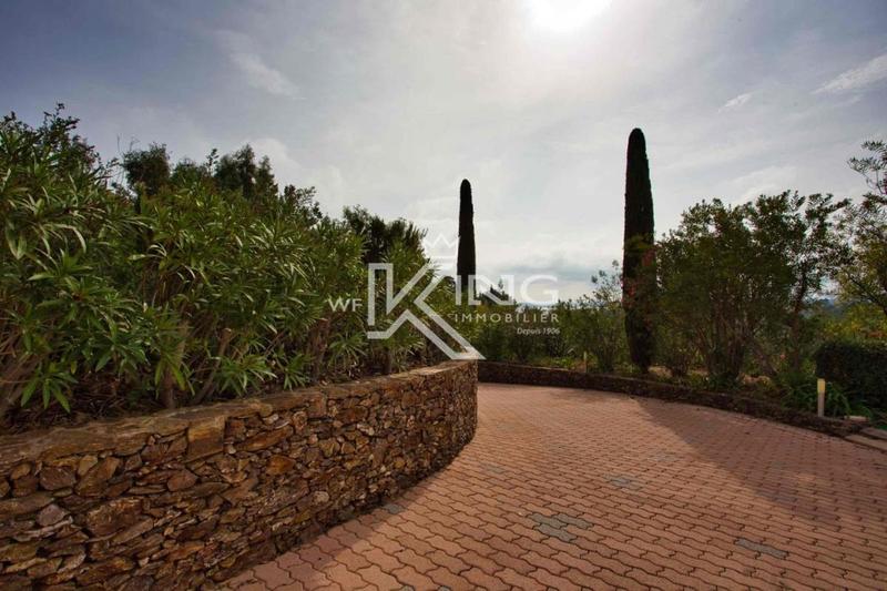 Villa - 185 m² - 6 pièces